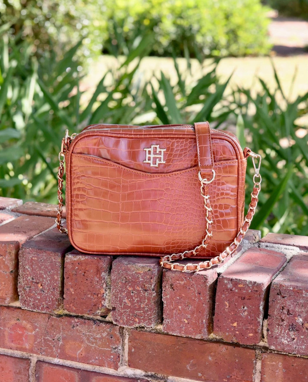 Fiona Crossbody Saddle